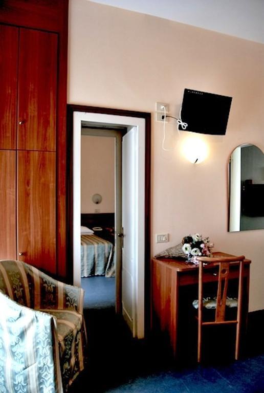 Hotel Acerboli Rimini Room photo